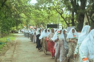 Bengaluru Woman Sparks Language Debate With Kannada Demand