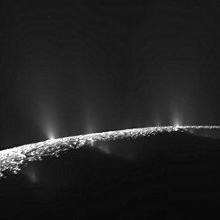 Cassini Flyby Shows Enceladus Venting