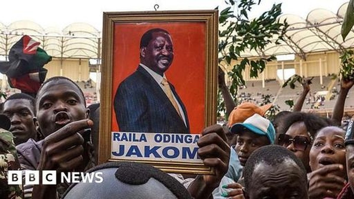 Uhuru Kenyatta Honors Raila Odinga With Solemn Graveside Visit - Grand ...