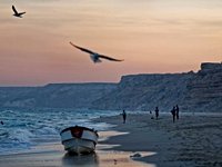 Attackers target ship off Somalia’s coast amid piracy resurgence