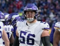 Patriots Sign Center Garrett Bradbury to Replace David Andrews - CLNS Media