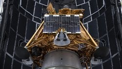 SpaceX'in Çifte Ay Görevi: İki Özel İniş Aracı Yola Çıktı.