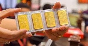 Gold Prices Stabilize After Significant Weekly Decline