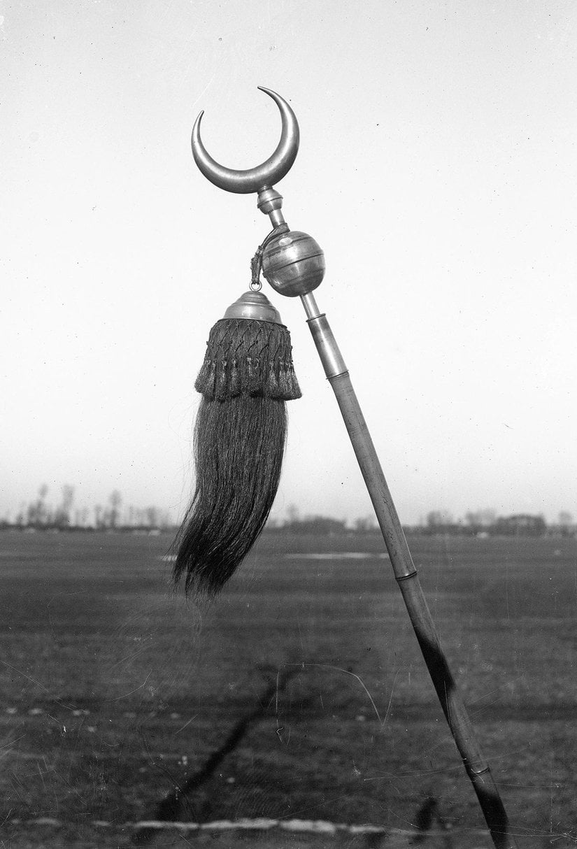 II. Dünya savaşında Polonya Tatar Türk'ü askerlerinin kullandığı tuğ.