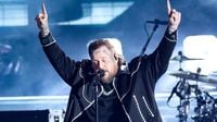 Shaboozey and Jelly Roll Lead 2025 ACM Awards in Prayer With 'Amen' Performance