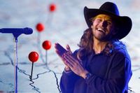 Warren Zeiders Adds a Big Batch of New Dates to His 2025 Tour
