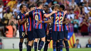 Barcelona Thrashes Real Sociedad 4-0 To Reclaim La Liga Lead