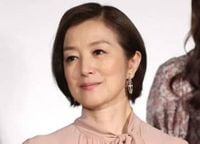「住んでいるホテルのプールで泳いでから撮影現場に」鈴木京香が憧れた大物女優「クールでカッコいい女性というと」 (2025年5月8日) - エキサイトニュース