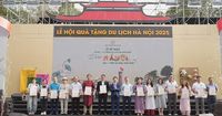 Hơn 30.000 du khách khám phá văn hóa Hà Nội tại lễ hội quà tặng du lịch 2025.