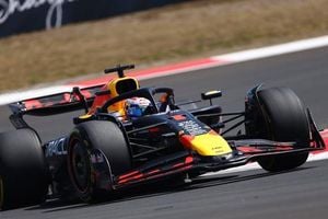 Oscar Piastri Takes First Pole Position In F1 China Qualifying