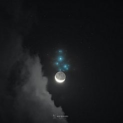 Moon Visits Sister Stars