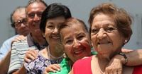 ¿Competencia al INAPAM?, Carlos Slim ofrece trabajo para adultos mayores que cumplan estos requisitos