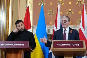 US And Allies Tighten Sanctions On Russian Oil