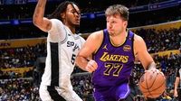 Reaves scores 30 points, Doncic just misses triple-double in Lakers' 125-109 win over Spurs