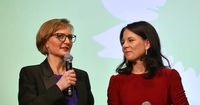 Wechsel nach New York: Grünen-Chefin verteidigt Außenministerin Baerbock