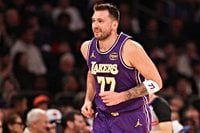 How to Watch Lakers vs Nets: Live Stream NBA, TV Channel