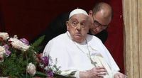 «Papa Francesco aveva la morte dipinta in faccia: volto scavato, occhi infossati, colorito grigio. Non è l'ictus la causa della morte». Cosa è la facies hippocratica