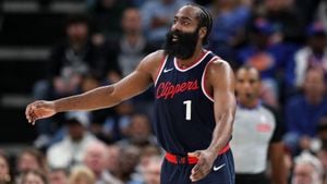 Harden's 40 Points Lead Clippers Past Bucks