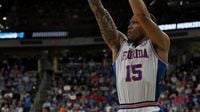 Florida basketball vs UConn live score: Gators and Huskies tied at the half