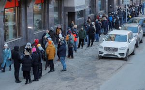 Surge In Complaints Over Bank Interest Rates Hits Russia