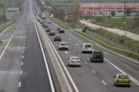 Greece Vehicle Tax Deadline Approaches: Penalties Explained - tovima.com