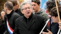« Dévotion », courtisanerie, violence verbale… Le système Mélenchon dénoncé dans un livre