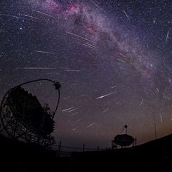  Gamma-rays and Comet Dust 