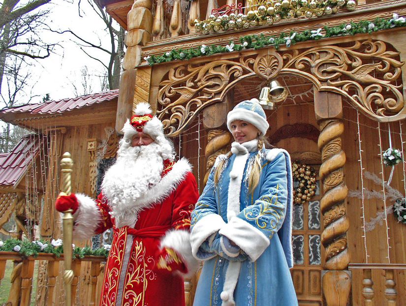 Nardugan ile ilişkilendirilen Ayaz Ata figürünün, Rus mitolojisindeki Ded Moroz'un karşılığı olduğu iddia edilmiştir.