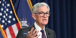 Federal Reserve Expected To Hold Rates Steady Amid Economic Uncertainty