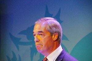 Nigel Farage Security Cut Sparks Political Firestorm