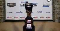 Acura Vs. Porsche In Michelin Endurance Cup Finale - SPEED SPORT