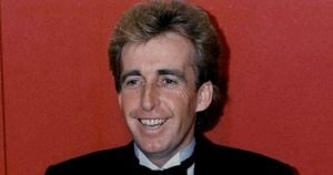 Tributes Flood For Welsh Snooker Legend Terry Griffiths