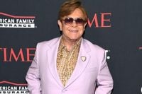 Elton John update as icon ‘broke down in tears’ for 45 minutes