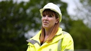 Unite Suspends Angela Rayner Over Birmingham Bin Strike