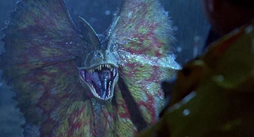 Jurassic Park'daki Dilophosaurus sahnesi.