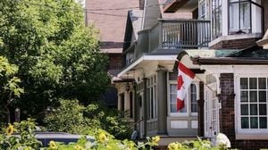 Canadian Housing Market Faces Slowdown Amid Rate Cuts