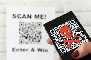 Da Nang Police Warn Citizens About New Online Scams
