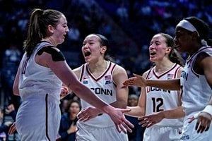 Allie Ziebell Ties UConn Record With Ten Threes In Rout