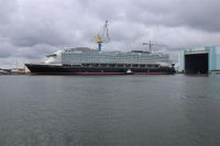 Kreuzfahrtschiff „Disney Adventure“ in Wismar ausgedockt