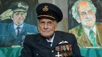 Last surviving Battle of Britain pilot, John Hemingway, dies aged 105