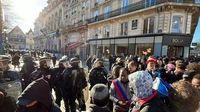 Paris : après l’évacuation de la Gaîté Lyrique, les manifestants en soutien aux migrants repoussés
