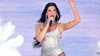 Dua Lipa surprises fans with 90s singer as she stuns in diamonte bodysuit