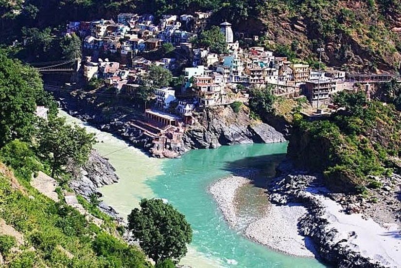 Alaknanda ve Bhagirathi Nehirlerinin Hindistan'ın Devprayag kentinde buluşması...