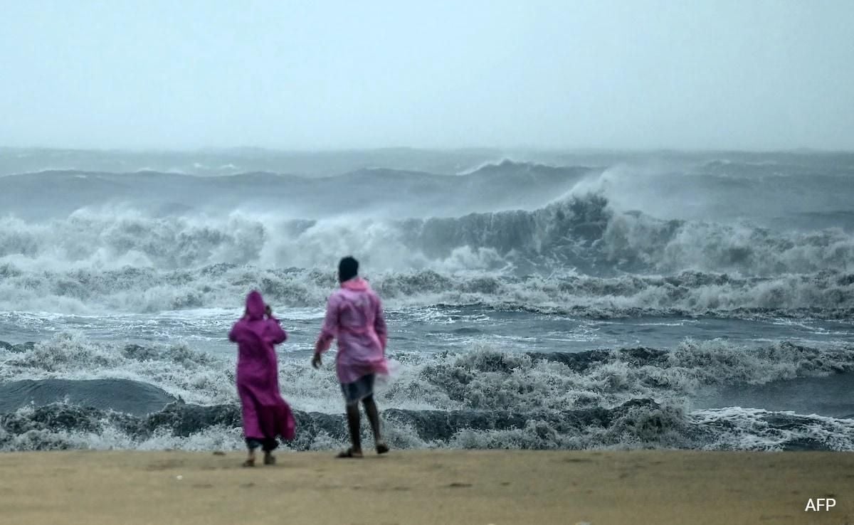 Chennai Faces Cyclone Fengal's Fury With Red Alerts - The Pinnacle Gazette