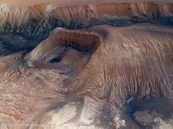 Mars'taki Hebes Çatlağı'ndaki Çöküntü