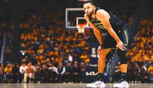 Warriors Stun Timberwolves Despite Curry Injury