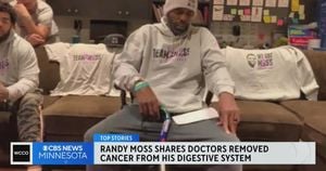 Randy Moss Reveals Cancer Diagnosis And Inspires Hope