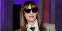 Giacca (e cravatta) alla Monica Bellucci maniera, semplicemente iconica ai David di Donatello 2025