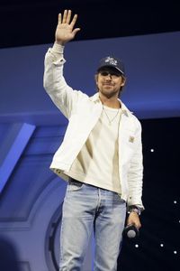 ライアン・ゴズリングがサプライズ来日！スター・ウォーズ最新作『スターファイター』正式発表！2027年公開（シネマトゥデイ） - Yahoo!ニュース