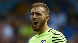 Manchester United Eyes Jan Oblak Amid Goalkeeping Crisis